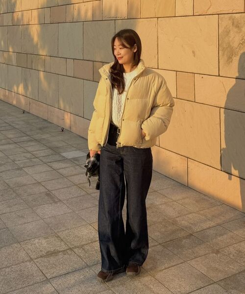 COMONINOZ（コモニノズ）の「W CORDUROY SHORT PUFFER [CREAM]（ダウンジャケット/コート・レディース・アイボリー・FREE）」の4枚目の写真