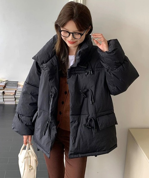 shopnikoniko（ショップニコニコ）の「トグルボタン スタンドカラー 中綿ジャケット（ダウンジャケット/コート・レディース・ブラック/ホワイト・フリー）」の7枚目の写真