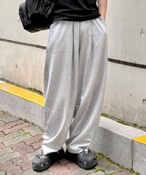PEID(ペイド)の「PD エッセンシャルバルーンスウェットパンツ-グレー(スウェットパンツ・レディース・グレー・LARGE/X-LARGE)」の2枚目の写真