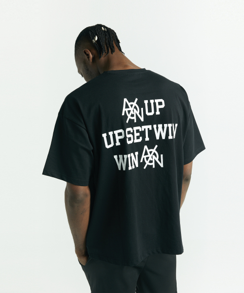 AINIFFON(アインイプオン)の「オーバーサイズ U.S.W ショートスリーブ ブラック(Tシャツ/カットソー・メンズ・ブラック・X-LARGE/XX-LARGE/XXX-LARGE)」の1枚目の写真