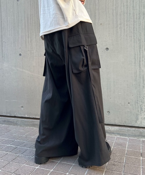 link lot(リンクロット)の「【バックゴム】 TR ワイドシルエット ドレイプ パラシュート カーゴパンツ(カーゴパンツ・メンズ・ブラック/チャコール・M/L)」の17枚目の写真