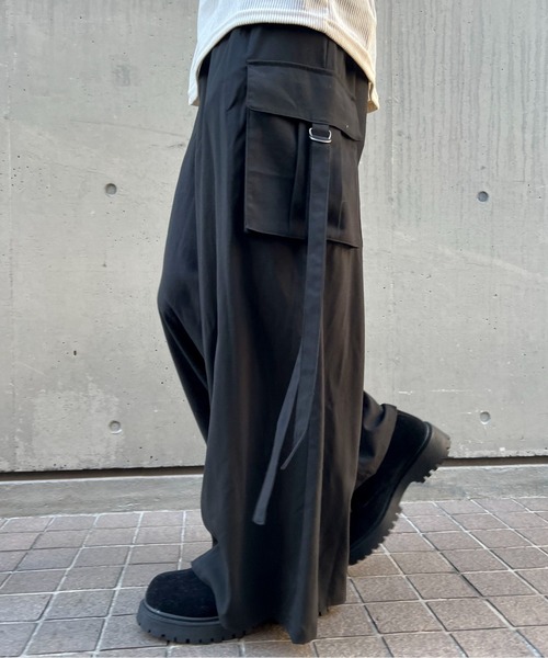 link lot(リンクロット)の「【バックゴム】 TR ワイドシルエット ドレイプ パラシュート カーゴパンツ(カーゴパンツ・メンズ・ブラック/チャコール・M/L)」の21枚目の写真