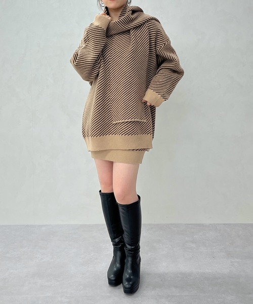 MISCH MASCH(ミッシュマッシュ)の「一部店舗限定 ボーダーニットセットアップ(トップス+パンツ+ストール)(セットアップ・レディース・ブラウン/ベージュ・フリ-)」の2枚目の写真