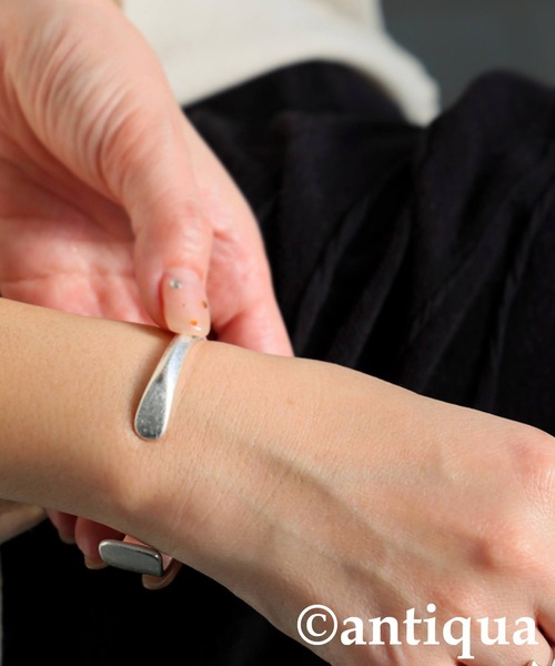 antiqua（アンティカ）の「バングル（バングル/リストバンド・レディース・シルバー系その他・FREE）」の4枚目の写真
