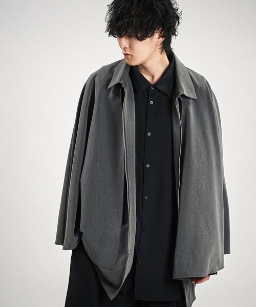 NO ID.(ノーアイディ)の「【NO ID.】Layered Cape Zip Shirt / レイヤード ケープ ジップ シャツ(シャツ/ブラウス・メンズ・グレー/ブラック・ONE SIZE)」の8枚目の写真