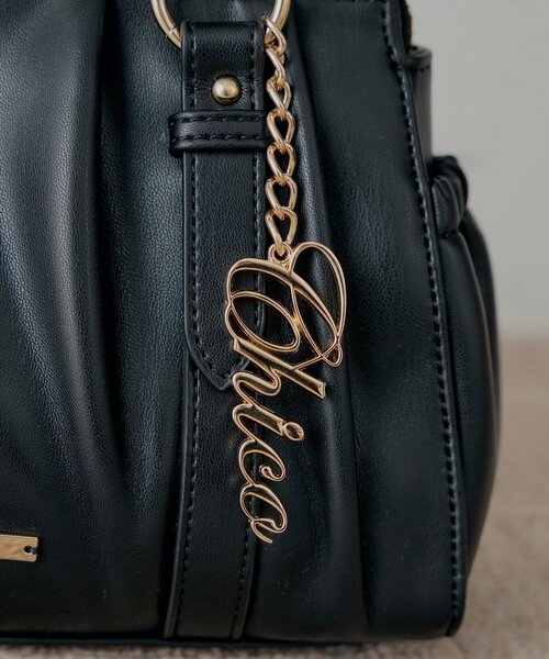 Chico（チコ）の「チャーム付きタックデザインボストンバッグ（ボストンバッグ・レディース・ベージュ系その他3/ブラック/アイボリー/ブラウン系その他3・FREE）」の13枚目の写真