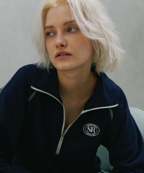 320SHOWROOM（320ショールーム）の「Half zipup Heritage logo Sweat shirts Navy（スウェット・レディース・その他・FREE）」の2枚目の写真