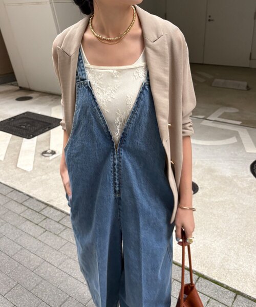 DouDou（ドゥドゥ）の「深Vデニムサロペット（つなぎ/オールインワン・レディース・ブルー・36/38）」の2枚目の写真