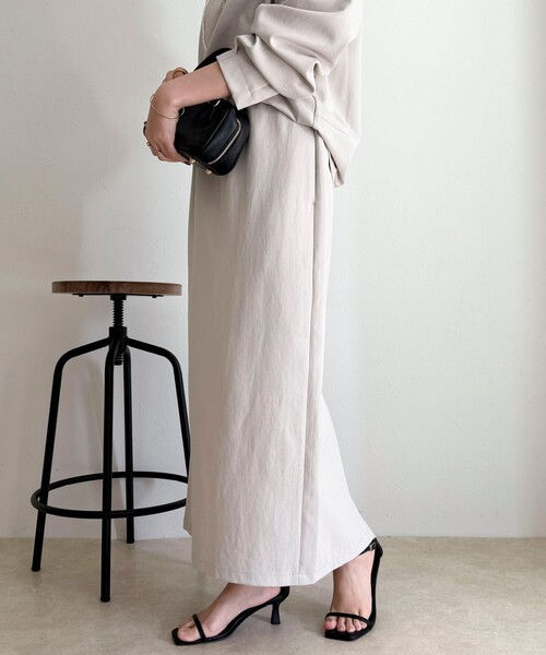 fredy emue（フレディエミュ）の「【セットアップ対応】パウダリーツイルイージータイトスカート（スカート・レディース・ブラック/ベージュ・38/36）」の12枚目の写真