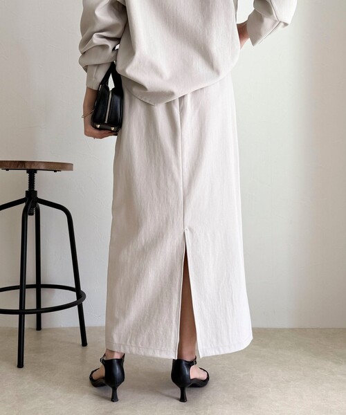 fredy emue（フレディエミュ）の「【セットアップ対応】パウダリーツイルイージータイトスカート（スカート・レディース・ブラック/ベージュ・38/36）」の13枚目の写真