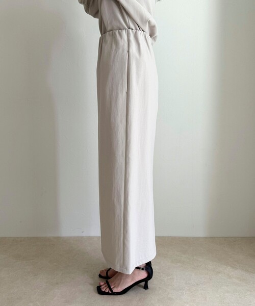 fredy emue（フレディエミュ）の「【セットアップ対応】パウダリーツイルイージータイトスカート（スカート・レディース・ブラック/ベージュ・38/36）」の20枚目の写真