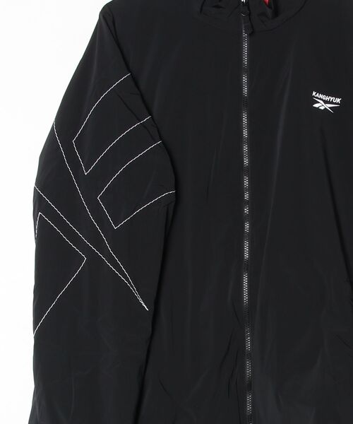 Reebok（リーボック）の「KANGHYUK ロゴ トラックジャケット / STITCHED LOGO TRACK JACKET（ナイロンジャケット・メンズ・グレー・LARGE）」の14枚目の写真