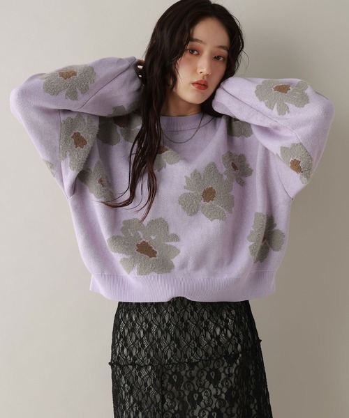 RAGEBLUE（レイジブルー）の「フラワーモチーフジャガードニット（ニット/セーター・レディース・ネイビー/ベージュ/グレー/パープル・FREE）」の4枚目の写真