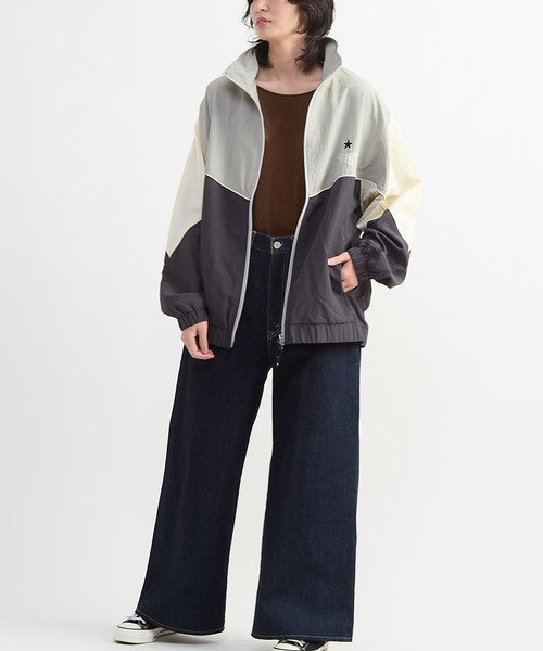 CONVERSE TOKYO(コンバーストウキョウ)の「BI-COLOR NYLON JACKET(ブルゾン・レディース・ネイビー/カーキ/グレー・SMALL/MEDIUM)」の12枚目の写真