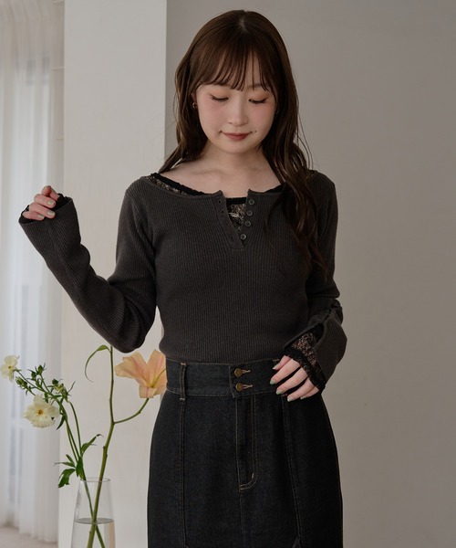 mideal(マイディール)の「boat neck rib knit / ボートネックリブニット(ニット/セーター・レディース・ダークグレー/イエロー/アイボリー・FREE)」の2枚目の写真
