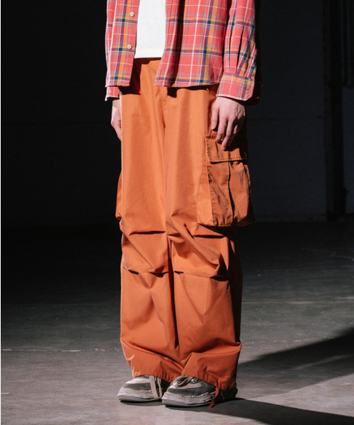 Big Unionの「PLEATED CARGO PANTS (CT) / SALMON(スウェットパンツ・レディース・その他・LARGE/MEDIUM/SMALL/X-SMALL)」の2枚目の写真