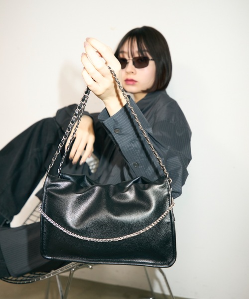 TONER（トナー）の「ギャザーチェーンショルダーバッグ/ロゴプレート付き（ショルダーバッグ・レディース・ブラック/シルバー/ホワイト/ブラウン・FREE）」の6枚目の写真