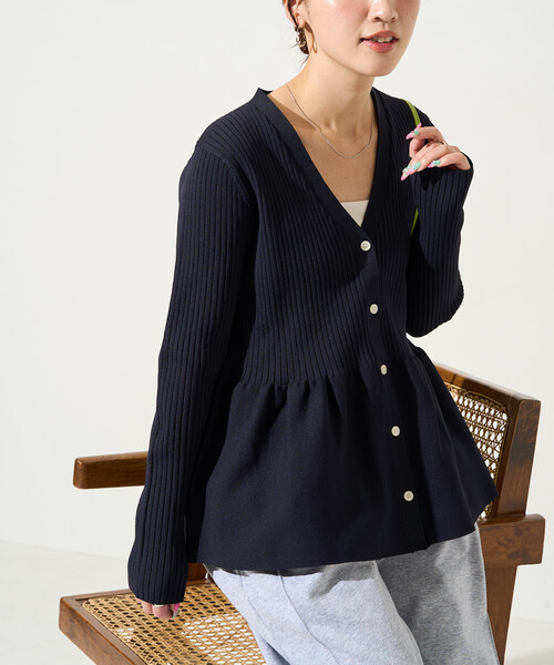 限定展開 ペプラム Vネック ボタン ニット カーディガン（カーディガン