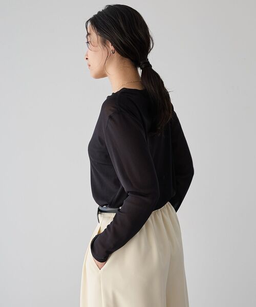 YECCA VECCA(イェッカヴェッカ)の「クルーネックシアートップス(Tシャツ/カットソー・レディース・ブラック/オフホワイト/ブルー・FREE)」の12枚目の写真