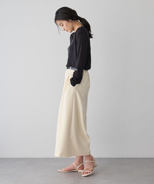 YECCA VECCA(イェッカヴェッカ)の「クルーネックシアートップス(Tシャツ/カットソー・レディース・ブラック/オフホワイト/ブルー・FREE)」の18枚目の写真