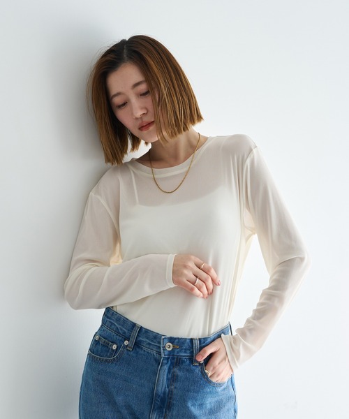 YECCA VECCA(イェッカヴェッカ)の「クルーネックシアートップス(Tシャツ/カットソー・レディース・ブラック/オフホワイト/ブルー・FREE)」の2枚目の写真