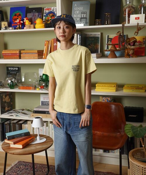 FFEIN(フェイン)の「【FFEIN(フェイン)】アメリカンプリントロゴショート丈Tシャツ/ Tシャツ クルーネック 半袖 プリント 【短丈】(Tシャツ/カットソー・メンズ・レモンイエロー/レッド/ホワイト/ブラック/ネイビー・SMALL/LARGE/MEDIUM)」の10枚目の写真