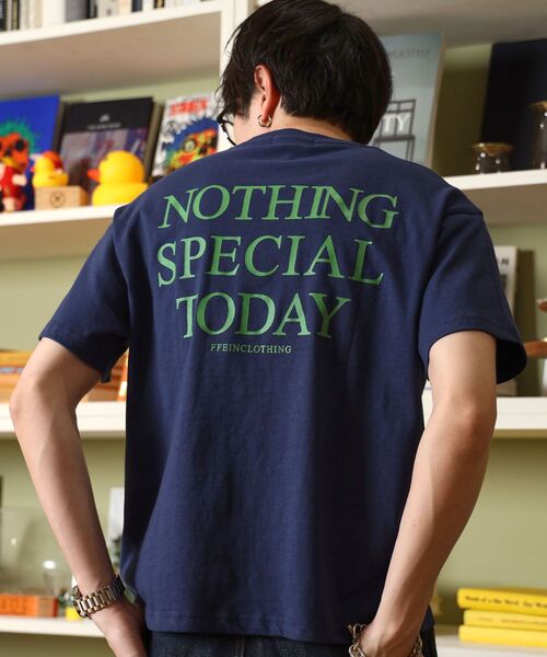 FFEIN(フェイン)の「【FFEIN(フェイン)】アメリカンプリントロゴショート丈Tシャツ/ Tシャツ クルーネック 半袖 プリント 【短丈】(Tシャツ/カットソー・メンズ・レモンイエロー/レッド/ホワイト/ブラック/ネイビー・SMALL/LARGE/MEDIUM)」の15枚目の写真