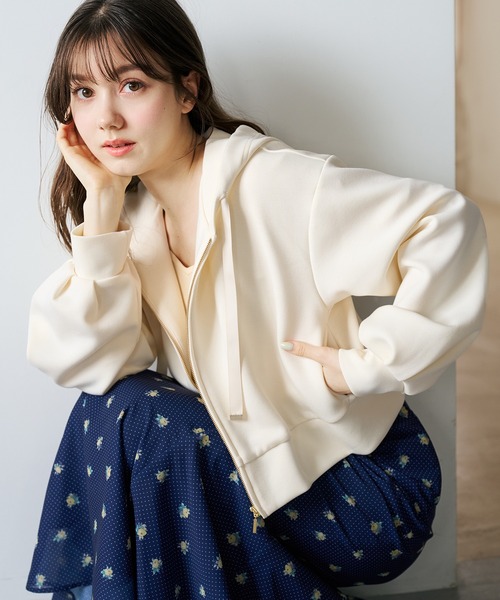 31 Sons de mode（トランテアン　ソン　ドゥ　モード）の「2026春夏新作 ボリュームスリーブパーカー（パーカー・レディース・イエロー/ネイビー/ホワイト・ﾌﾘ-）」の3枚目の写真