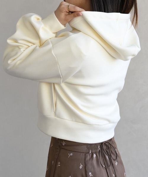 31 Sons de mode（トランテアン　ソン　ドゥ　モード）の「2026春夏新作 ボリュームスリーブパーカー（パーカー・レディース・イエロー/ネイビー/ホワイト・ﾌﾘ-）」の4枚目の写真