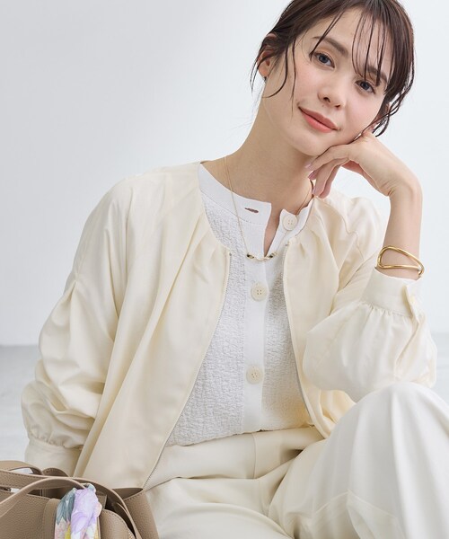INDIVI(インディヴィ)の「【洗える/大人シアー】エアリー バルーンブルゾン(ブルゾン・レディース・サックスブルー系3/ブラック系3/アイボリー・38/36/13/05/40/15 /19)」の1枚目の写真