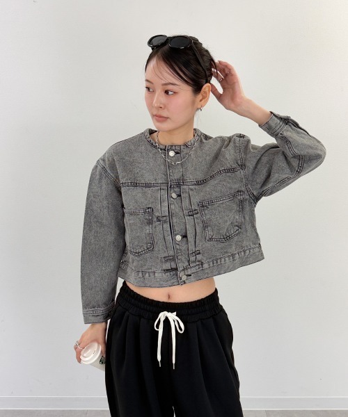 mellomela.(メロメラ)の「ショート丈Gジャン(デニムジャケット・レディース・グレー系その他7/ダークネイビー/ブルー・M)」の2枚目の写真
