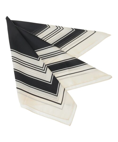 AMERICAN HOLIC(アメリカンホリック)の「スクエア柄スカーフ(バンダナ/スカーフ・レディース・ネイビー/ブラック・FREE)」の6枚目の写真