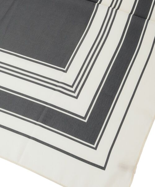 AMERICAN HOLIC(アメリカンホリック)の「スクエア柄スカーフ(バンダナ/スカーフ・レディース・ネイビー/ブラック・FREE)」の9枚目の写真