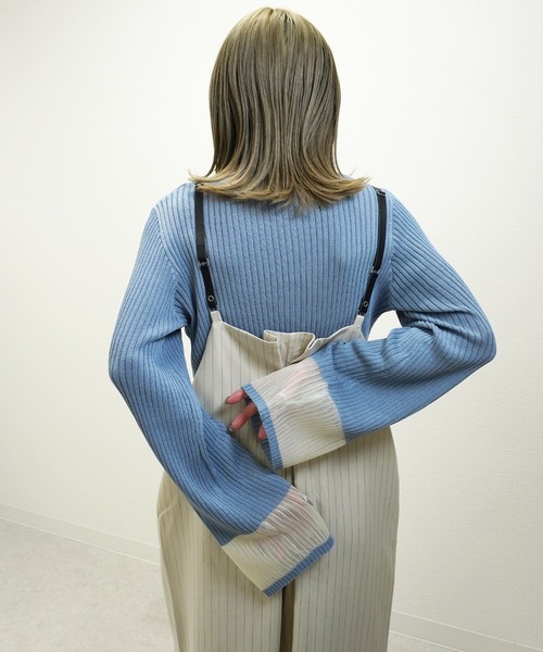 gossara(ゴサラ)の「リブ袖口シアーPO(ニット/セーター・レディース・ブラック/オフホワイト/ブルー・FREE)」の4枚目の写真