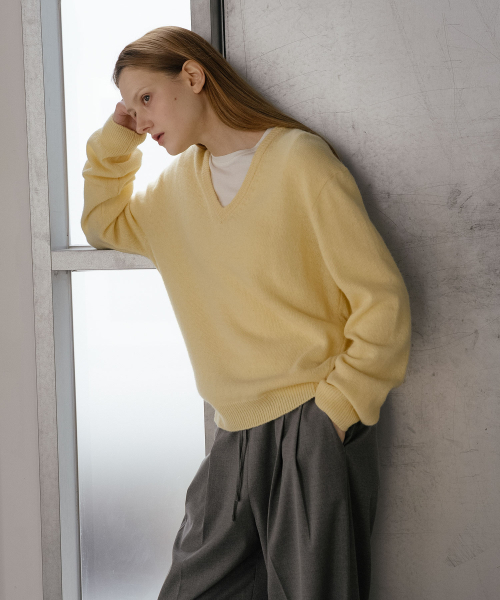 Loose fit V-neck knit [KNFW02SW06]_Light yellow（ニット/セーター