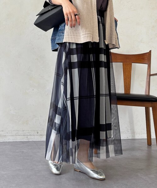 un dix cors（アンディコール）の「チュールパネルスカート（スカート・レディース・ライトグレー/ブルー系その他/チャコールグレー/アイボリー/ブラック・FREE）」の4枚目の写真