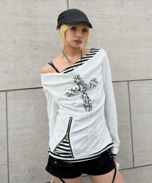 Never mind the XU（ネバーマインドザエックスユー）の「【Never mind the XU】layered cross long sleeve / 【ネバーマインド ザ エックスユー】レイヤードクロス長袖Tシャツ（Tシャツ/カットソー・レディース・ホワイト/ブラック・ONE SIZE）」の2枚目の写真