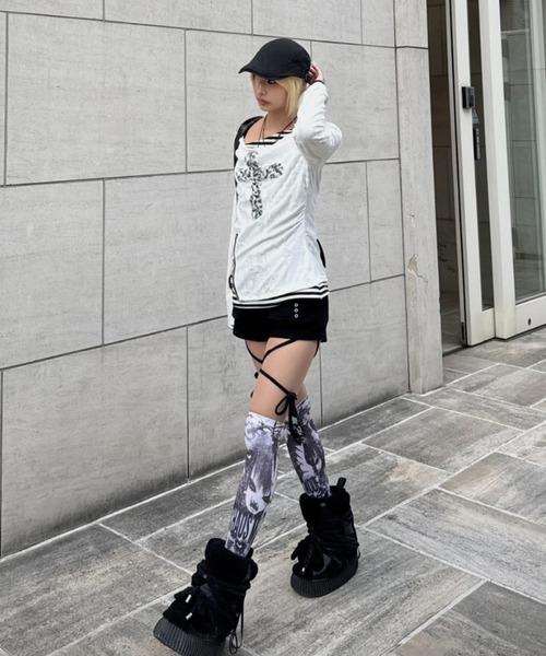 Never mind the XU（ネバーマインドザエックスユー）の「【Never mind the XU】layered cross long sleeve / 【ネバーマインド ザ エックスユー】レイヤードクロス長袖Tシャツ（Tシャツ/カットソー・レディース・ホワイト/ブラック・ONE SIZE）」の11枚目の写真