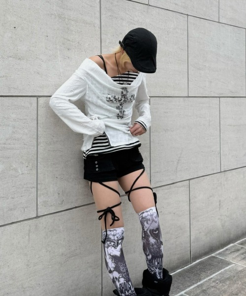 Never mind the XU（ネバーマインドザエックスユー）の「【Never mind the XU】layered cross long sleeve / 【ネバーマインド ザ エックスユー】レイヤードクロス長袖Tシャツ（Tシャツ/カットソー・レディース・ホワイト/ブラック・ONE SIZE）」の8枚目の写真