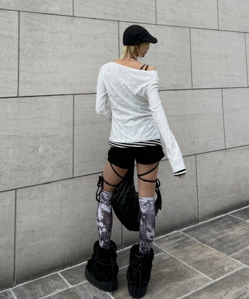 Never mind the XU（ネバーマインドザエックスユー）の「【Never mind the XU】layered cross long sleeve / 【ネバーマインド ザ エックスユー】レイヤードクロス長袖Tシャツ（Tシャツ/カットソー・レディース・ホワイト/ブラック・ONE SIZE）」の12枚目の写真