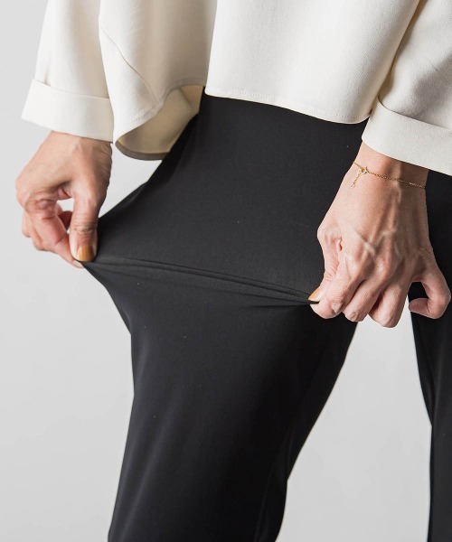 la.f…(ラエフ)の「【WEB限定】"愛され定番"美脚レギパン(その他パンツ・レディース・ベージュ/ネイビー/ブラック・7号/9号/11号)」の4枚目の写真
