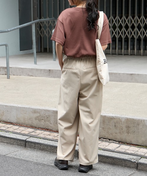 MONO-MART(モノマート)の「【anyway.シリーズ】ワッフル ヘンリーネック 優秀Tシャツ (吸水速乾・毛玉防止・イージーケア)(Tシャツ/カットソー・レディース・チャコールグレー/オフホワイト/ライトブルー/ブラウン系/ブラック/ピンク/ライトグレー/ブラック系/ネイビー・FREE)」の22枚目の写真