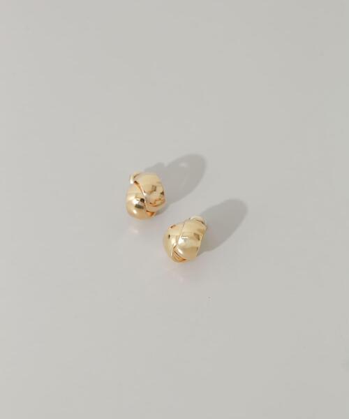 SMELLY(スメリー)の「メタルツインカーブピアス(ピアス(両耳用)・レディース・シルバー/ゴールド・-)」の4枚目の写真