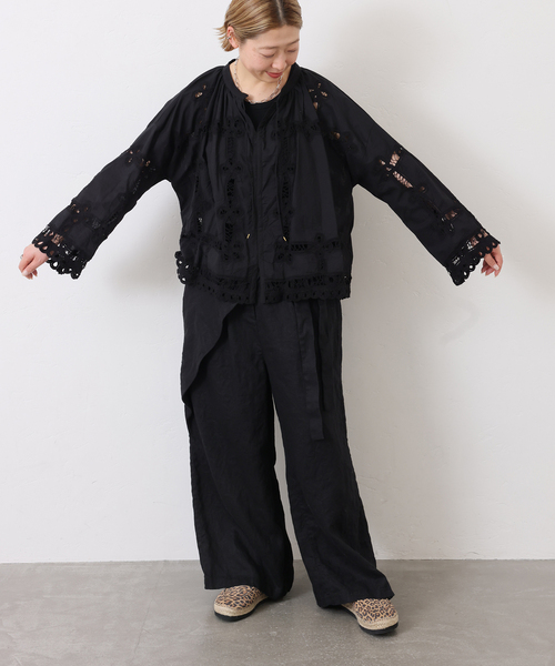 JOURNAL STANDARD LUXE(ジャーナルスタンダード ラックス)の「バテンレース スタンドカラーギャザーブラウス(シャツ/ブラウス・レディース・ブラック/ホワイト・FREE)」の5枚目の写真