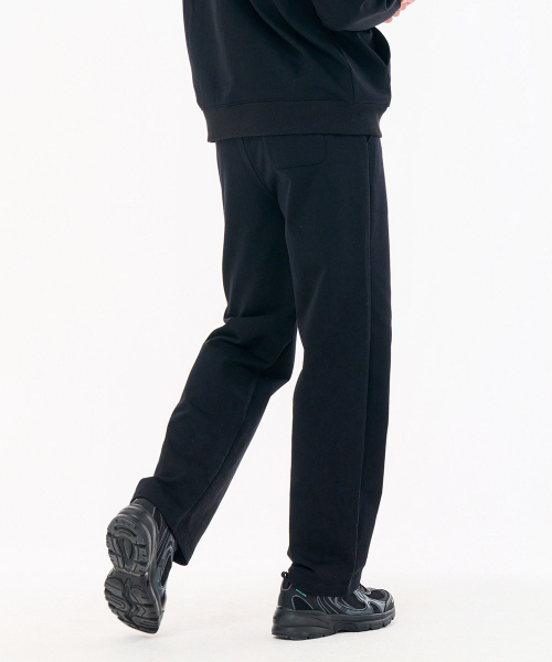 CHASECULT（チェイスカルト）の「共用エッセンシャルストレートパンツ-FARU7211B03（スウェットパンツ・メンズ・ブラック・70/76/92/96/82/86/67）」の3枚目の写真