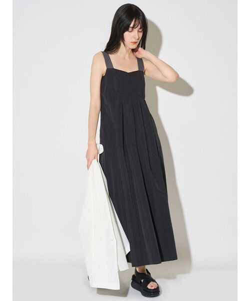 ELENDEEK（エレンディーク）の「バイカラーストラップワンピース（ワンピース・レディース・オフホワイト/ブラック・02/01）」の2枚目の写真