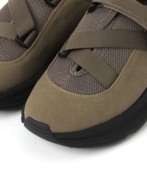 studio CLIP（スタディオクリップ）の「【軽量/抗菌防臭/クッションインソール】軽らくレースアップスニーカー（スニーカー・レディース・オリーブ/ブラック・MEDIUM/LARGE）」の3枚目の写真