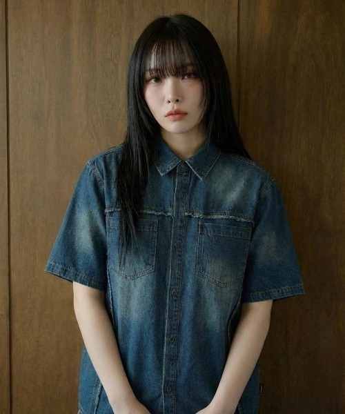 MAHAGRID（マハグリッド）の「『mahagrid/マハグリッド』 DENIM STUD HALF SHIRT/デニムスタッズ 半袖シャツ（シャツ/ブラウス・メンズ・ブルー/ブラック・S/M）」の6枚目の写真