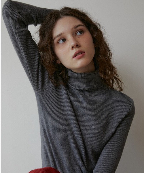 GREEN BUTTER(グリーンバター)の「SOFT KNIT TURTLE NECK(ニット/セーター・レディース・チャコールグレー/ブラック・FREE)」の1枚目の写真