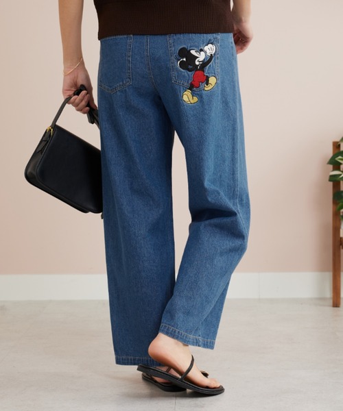 Disney(ディズニー)の「<Disney>【ミッキー】刺しゅうデニムパンツ63(デニムパンツ・レディース・ブルー/インディゴブルー・MEDIUM/XX-LARGE/X-LARGE/LARGE)」の1枚目の写真